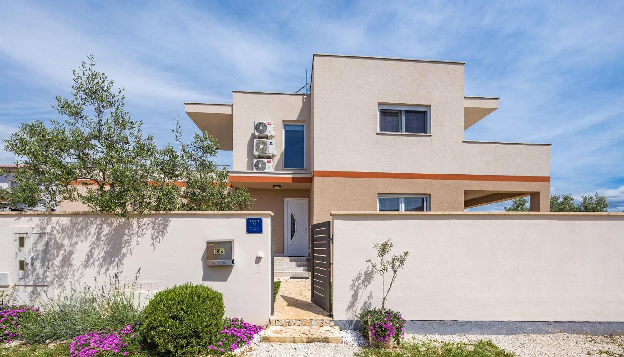 Villa Sunny Olive 佩罗杰 外观 照片